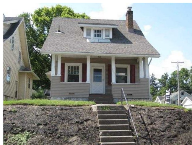 property at 900 E Stewart St