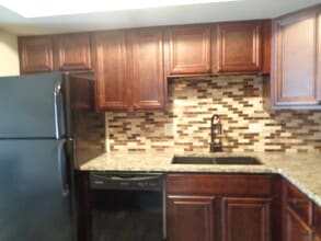 5854 W 76th Pl in Burbank, IL - Building Photo - Building Photo