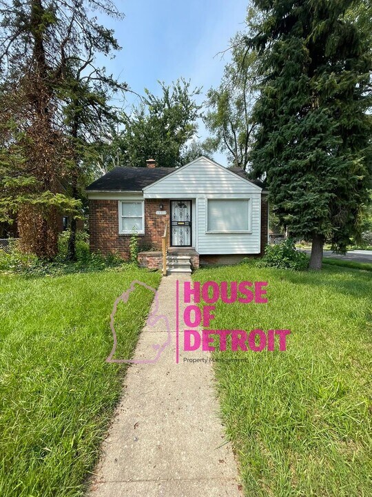 18313 Lindsay St in Detroit, MI - Building Photo
