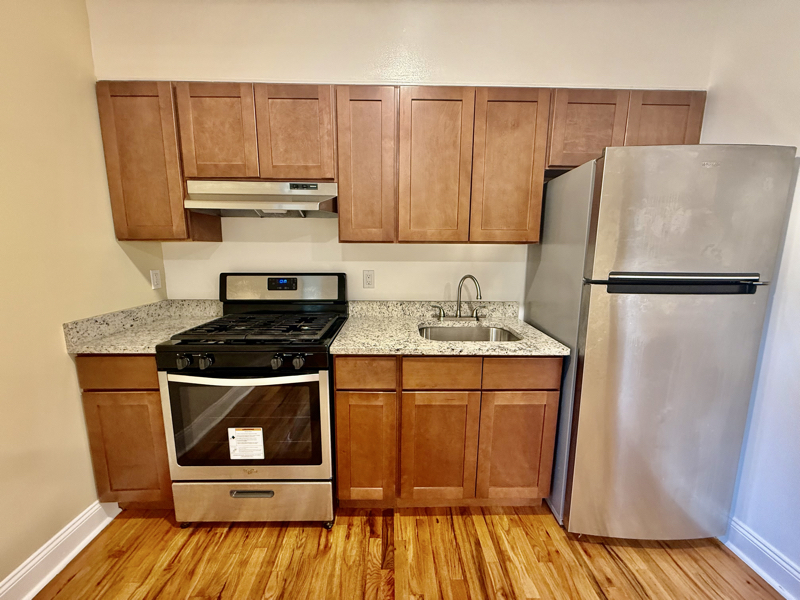 129 S Broadway in Yonkers, NY - Building Photo