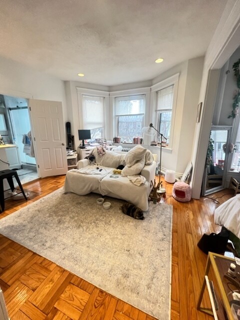 84 Peterborough St, Unit 5