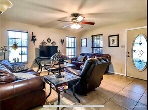 1305 Ambrosia Dr in Weslaco, TX - Foto de edificio - Building Photo