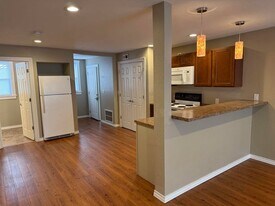 1006 Avenue H, Unit 1 in Fort Madison, IA - Building Photo