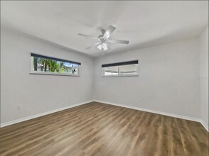 513 Flamingo Dr in Apollo Beach, FL - Building Photo - Building Photo