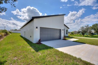 402 Ashbury Wy in Poinciana, FL - Building Photo - Building Photo