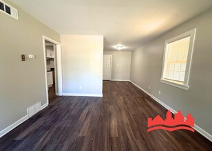 3622 University St in Memphis, TN - Foto de edificio - Building Photo