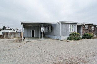 7149 W Ustick Rd in Boise, ID - Building Photo