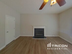 660 Escalade Dr in College Park, GA - Building Photo - Building Photo