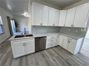 29641 Vacation Dr in Canyon Lake, CA - Building Photo - Building Photo