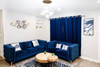 451 E Lincoln Ave in Escondido, CA - Building Photo - Building Photo