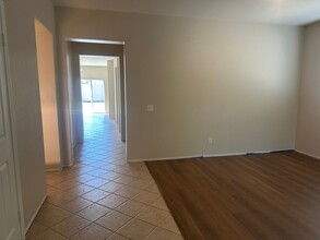 42462 Camelot Rd in Temecula, CA - Building Photo - Building Photo