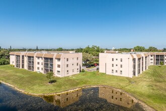 Sunrise Lakes Phase 4 in Plantation, FL - Building Photo - Building Photo