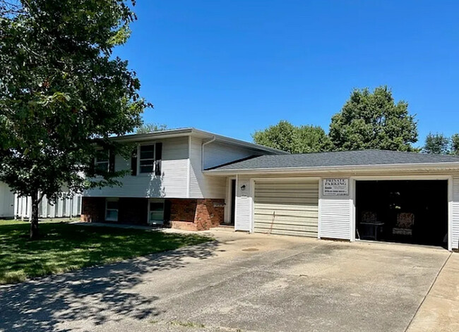 property at 706 E Colorado Ave