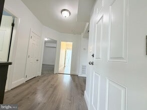 1709 Trinidad Ave NE, Unit 3 in Washington, DC - Foto de edificio - Building Photo