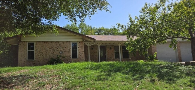 1109 Shine Ln