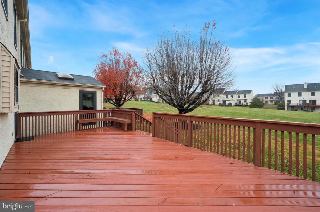 25 Ruth Rd in Brookhaven, PA - Building Photo