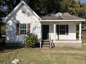 318 Hill Ave in Covington, TN - Building Photo