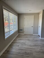 10302 141st St Ct E in Puyallup, WA - Building Photo