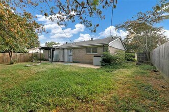 6104 Kelly Elliott Rd in Arlington, TX - Building Photo - Building Photo