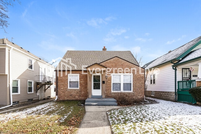 property at 4626 N 42nd St