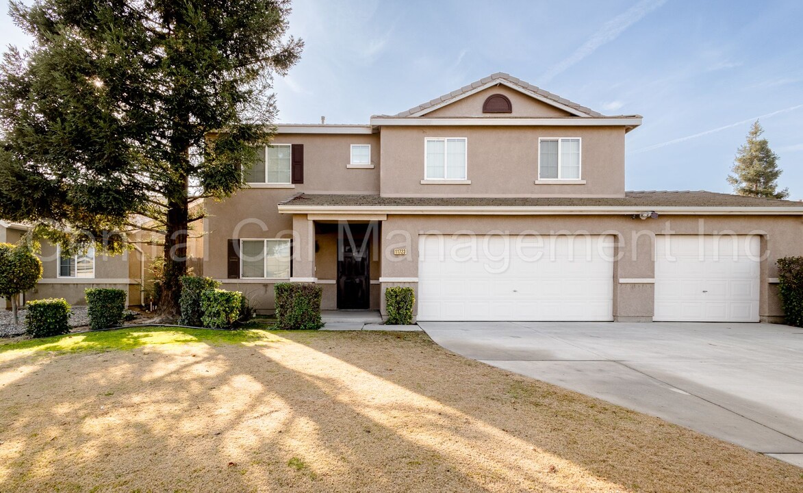 11723 Holabird Ave in Bakersfield, CA - Building Photo