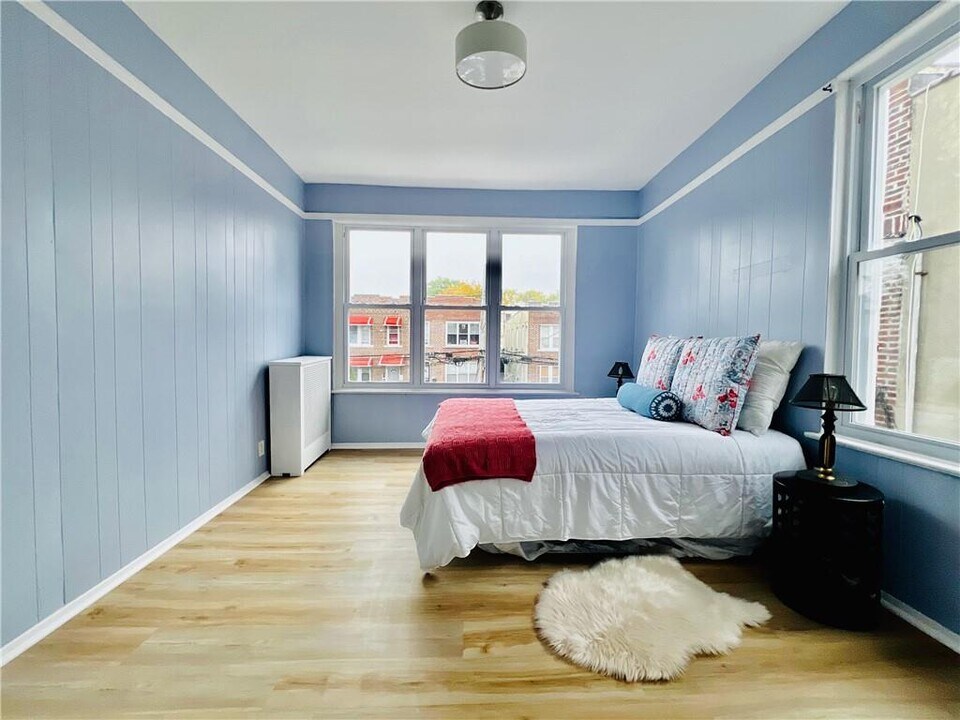 3325 Fish Ave-Unit -2 in Bronx, NY - Building Photo