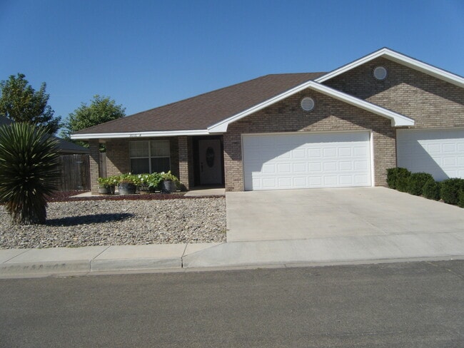 property at 3016 N Alhambra Dr