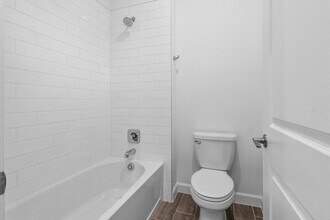 6843 Cobia Cir in Boynton Beach, FL - Foto de edificio - Building Photo