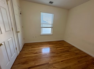 311 Cross St, Unit 2 in Harrison, NJ - Building Photo - Building Photo