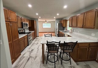 6420 165th Ave NE in Forest Lake, MN - Foto de edificio - Building Photo