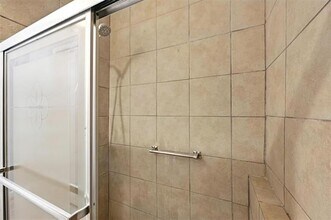 2108 Chatham Square Ct in Dallas, TX - Building Photo - Building Photo