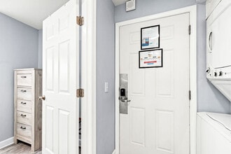 8743 Thomas Dr in Panama City Beach, FL - Foto de edificio - Building Photo