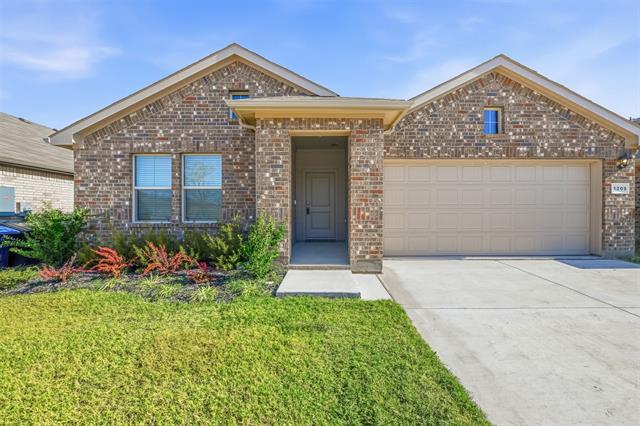 1209 Tierra Blanca Dr in Fort Worth, TX - Building Photo