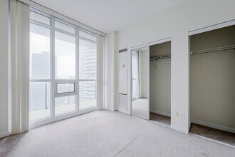 55-3155 Bremner Blvd in Toronto, ON - Building Photo - Building Photo