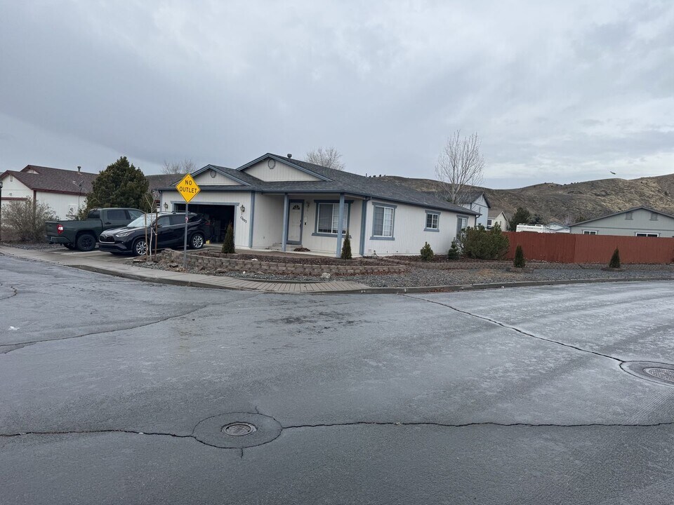17605 Alexandria Ct in Reno, NV - Building Photo