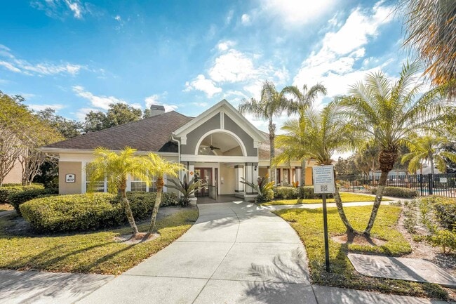 Alafaya Woods in Oviedo, FL - Building Photo - Building Photo