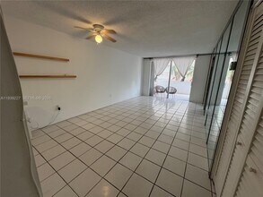 1331 Lincoln Rd in Miami Beach, FL - Building Photo - Building Photo