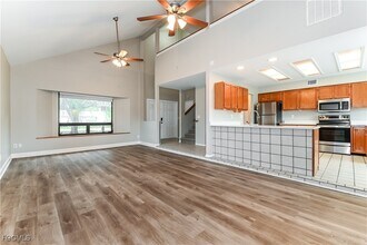 17609 Brentwood Ct in Ft. Myers, FL - Building Photo - Building Photo