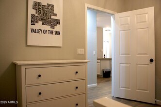 525 N Miller Rd in Scottsdale, AZ - Building Photo - Building Photo