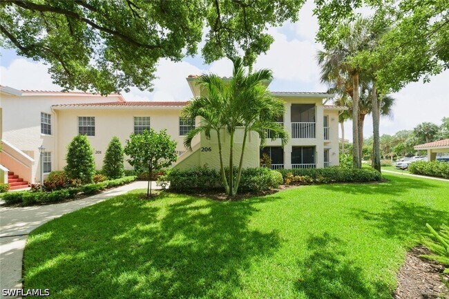 110 Siena Way in Naples, FL - Building Photo - Building Photo