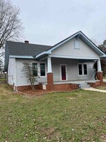 855 College St in Moulton, AL - Building Photo