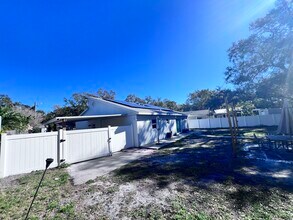 4724 W Tambay Ave in Tampa, FL - Foto de edificio - Building Photo