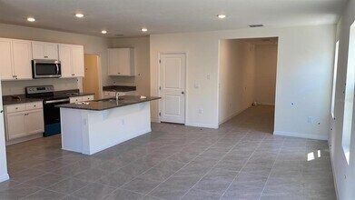 1280 Cascades Ave in Davenport, FL - Building Photo - Building Photo