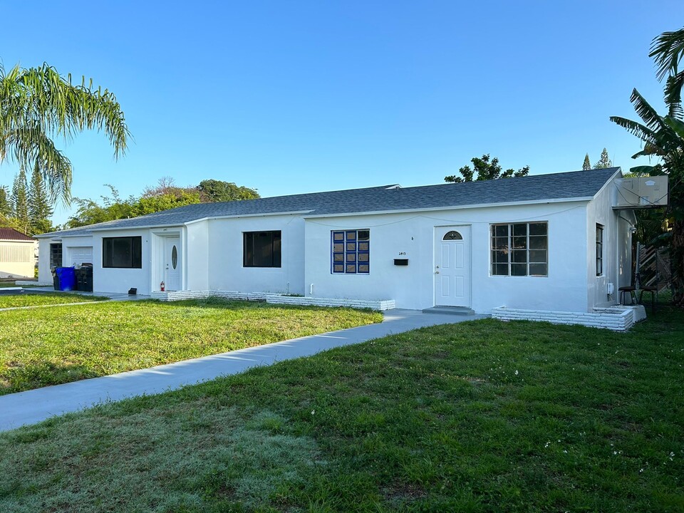 2415 Pierce St Photo