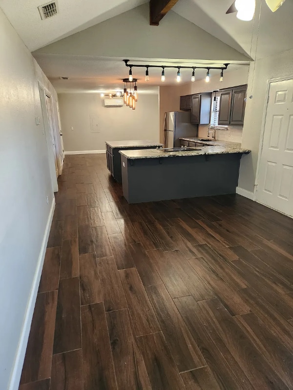 3945 Country Meadows Cir in Granbury, TX - Building Photo - Building Photo