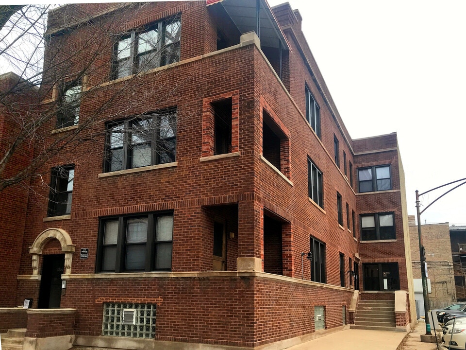 1644 W Addison St, Unit 3F in Chicago, IL - Building Photo