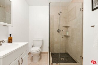 917 N Curson Ave in West Hollywood, CA - Building Photo - Building Photo