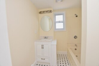 96 Dexter Ave-Unit -1 in Watertown, MA - Building Photo - Building Photo