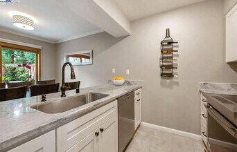 1133 San Ramon Valley Blvd in Danville, CA - Building Photo - Building Photo