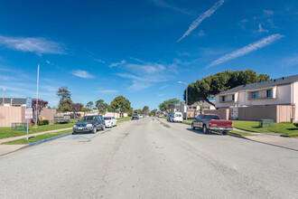 914 Acosta Plz in Salinas, CA - Building Photo - Building Photo